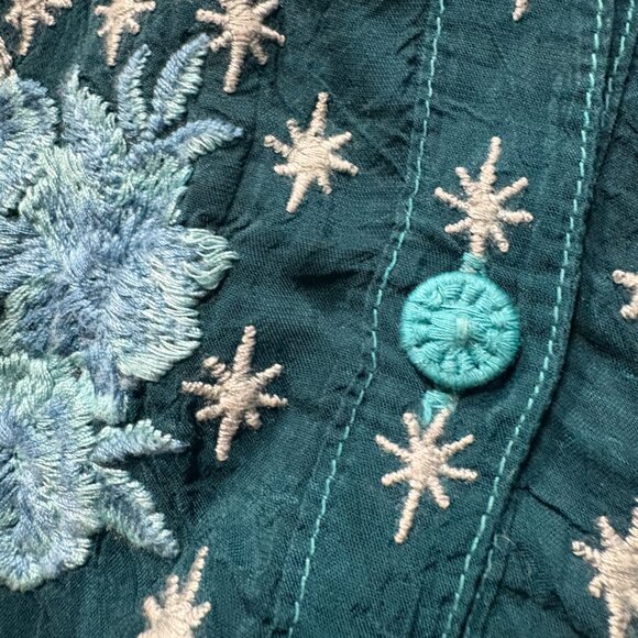Johnny Was Yoko Embroidered Blouse size L large Lakeside blue button shirt - Picture 12 of 13